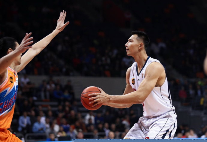 篮球篮网双核合砍70分，强势带队赢球（篮网双星轰下70分 助队强势取胜）