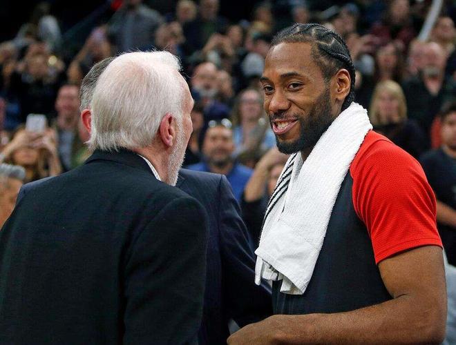 德泽尔比：很高兴能暂登榜首，霍伊别尔能在对阵纽卡中出场（德泽尔比：暂居榜首令人欣喜，霍伊别尔可出战纽卡）