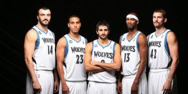 暖心，身患横纹肌肉瘤的河南队小球迷收到王上源送的签名球衣（王上源赠签名球衣 温暖河南队患横纹肌肉瘤小球迷）