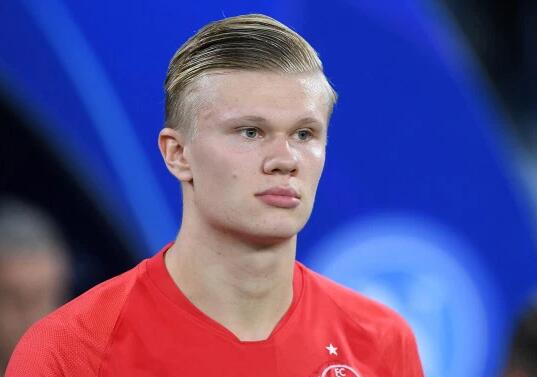 瓜帅麾下球员出场榜：B席421场居首，德布劳内381场次席（瓜迪奥拉执教期出场次数榜：B席以421场领跑，德布劳内381场位列第二）