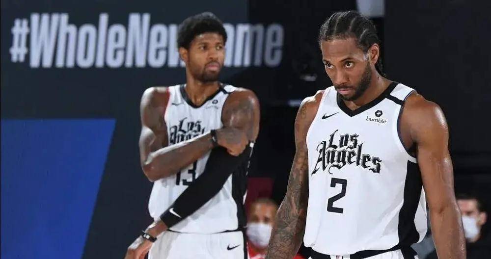 梅西印度行引热潮，球衣热卖、为梅西在地上作画、树立纪念碑（梅西造访印度掀狂热：球衣热销、地画致敬、纪念碑树立）