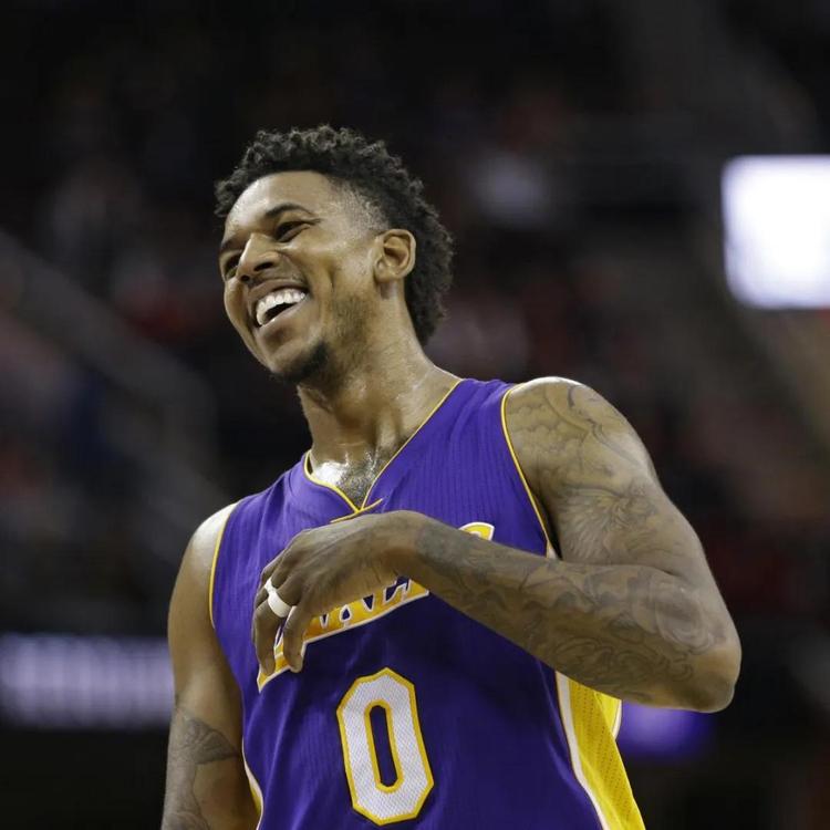 杰威：真正的强队 是那些即使投篮不准也能赢球的队伍（杰威：能在投篮失准时仍拿下比赛的才是强队）