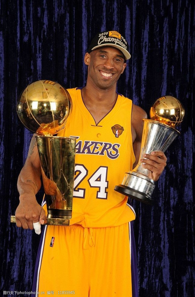 身残志坚！布基纳法索边锋2年前左眼失明，仍坚持职业足球之路（左眼两年前失明仍不言弃，布基纳法索边锋坚守职业足球梦）