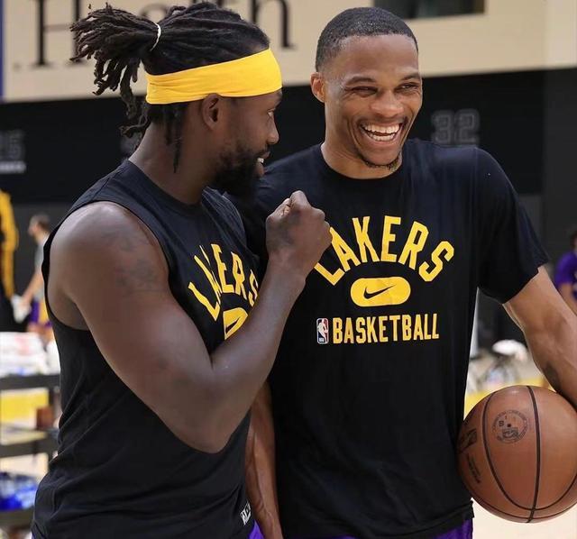 2-0胜韩国，熊猫杯实时积分榜中国U22登顶！（中国U22 2-0力克韩国，熊猫杯即时积分榜登顶）