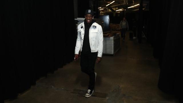 小里：快船啥成就都没只有不善待球员的恶行 字母吹杨谁还想去？（小里痛批快船：毫无成就还苛待球员，字母哥和特雷-杨谁还愿去？）