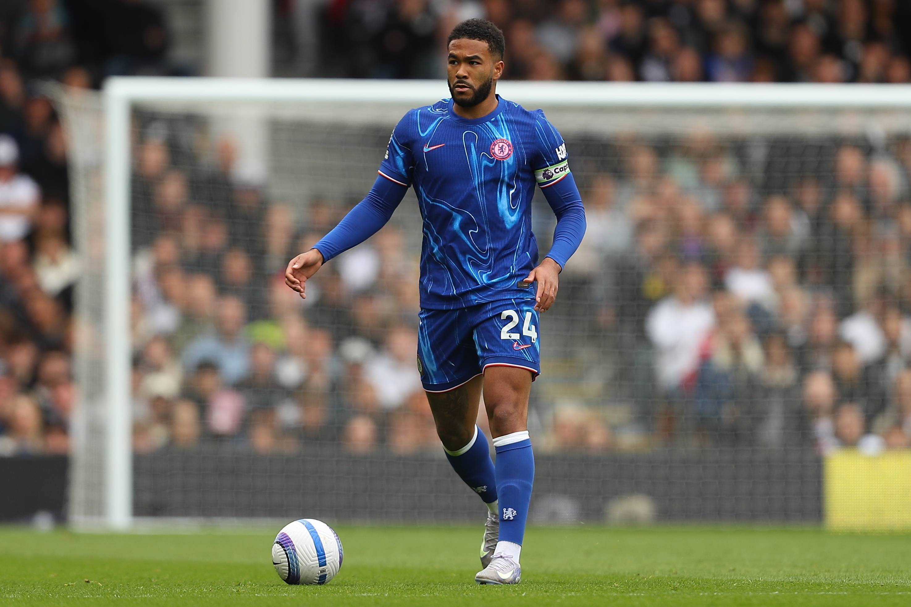 视频丨多项国际赛事齐聚河北崇礼 一站式体验“观赛+滑雪+度假（河北崇礼迎多项国际赛事 一地畅享观赛、滑雪与度假）