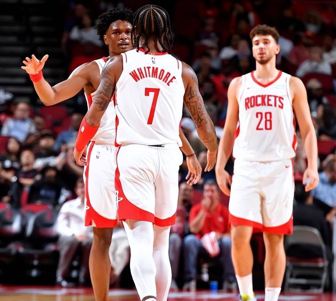 篮球篮网球队更换战术，提高进攻效率（篮网调整战术布局，进攻端效率大幅提升）