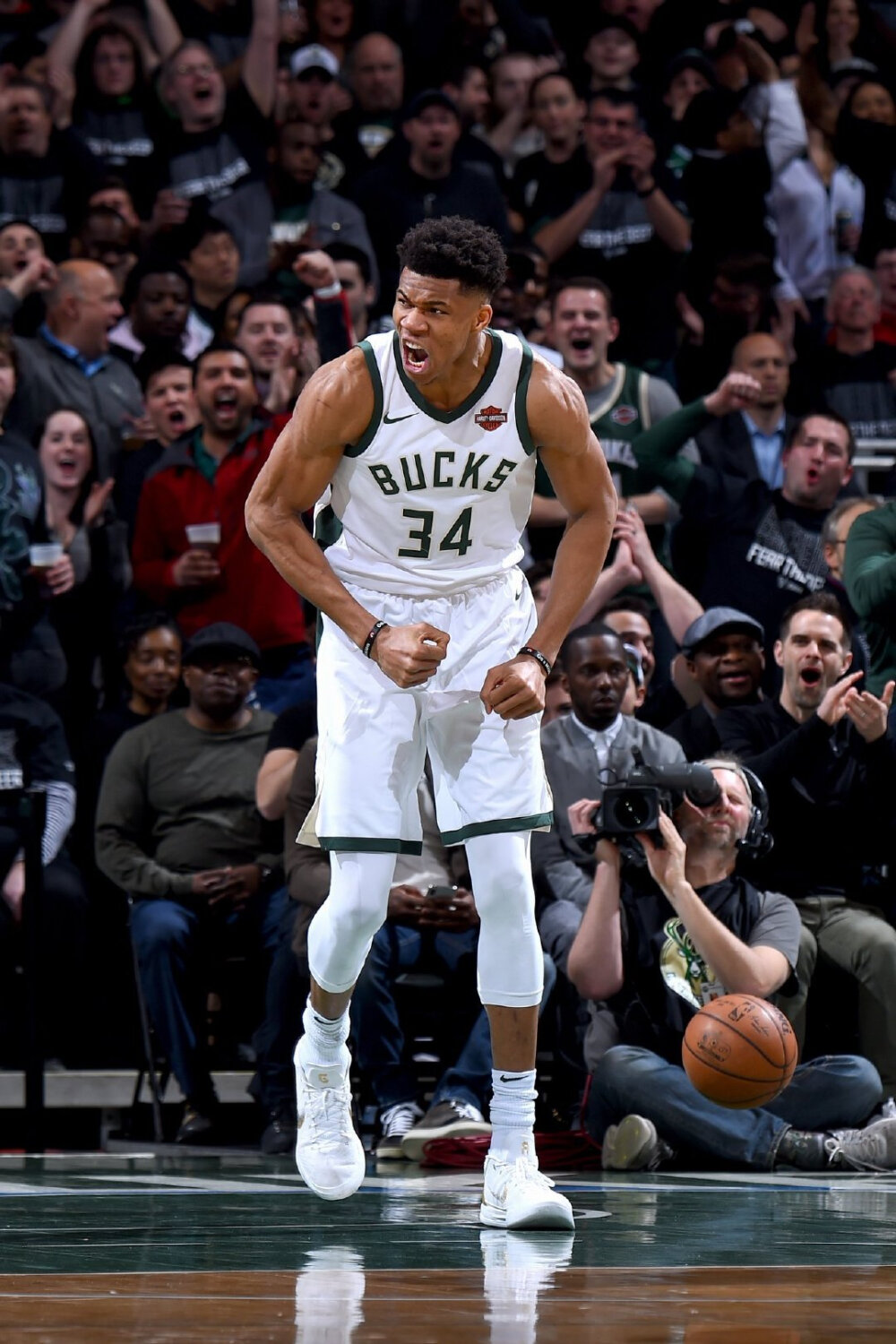 整场比赛场面踢的很是沉闷，越南虽然控球权更多但是...（比赛沉闷：越南控球占优却难破僵局）