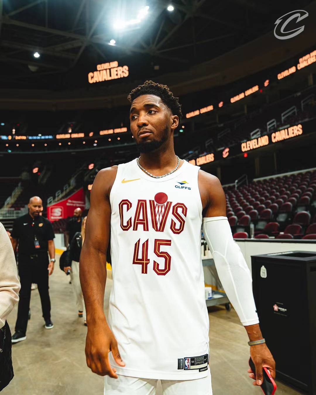 奥尔莫：我们丢球后很快便重整旗鼓，很高兴能帮助球队获胜（奥尔莫：失球后我们很快反弹，能助球队赢球我很开心）