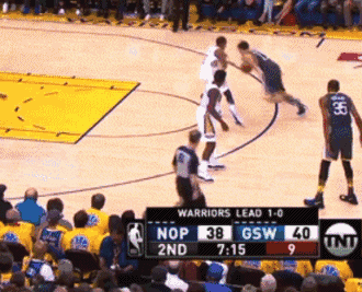 杨瀚森在接球时，凭借敏锐的观察（杨瀚森接球瞬间展现敏锐洞察力）