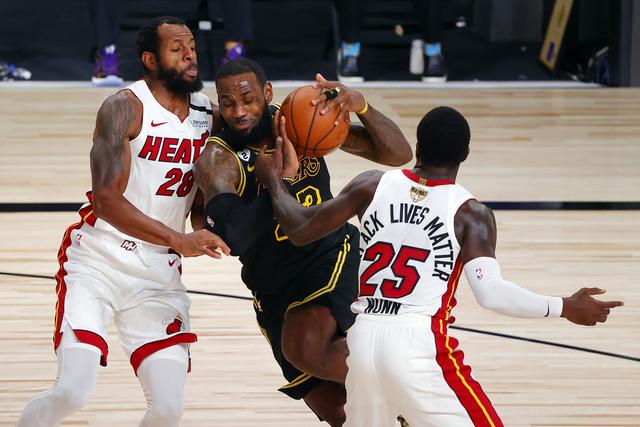 记者：曼联有意阿贾克斯17岁中场乔西-莫基奥（记者称曼联盯上阿贾克斯17岁中场新星乔西-莫基奥）