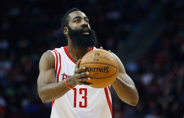 没状态！高诗岩半场1中0没得分有2助攻2犯规 正负值-7（状态低迷！高诗岩半场出手1次未中，0分2助攻2犯规，正负值-7）