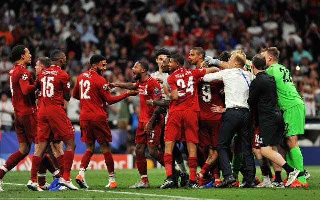 王大雷：历史最佳门将是布冯，赛前一定会做的事不能说（王大雷称布冯为历史最强门将，赛前必做的小秘密不便公开）