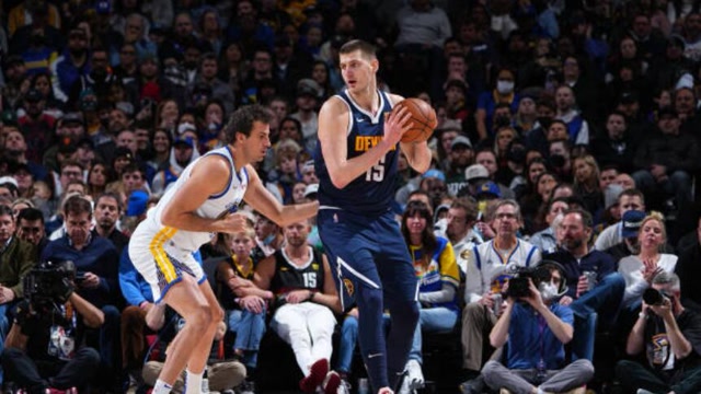 半场：尤文0-0都灵，比赛平淡，双方机会不多（半场战报：尤文与都灵互交白卷，良机寥寥）