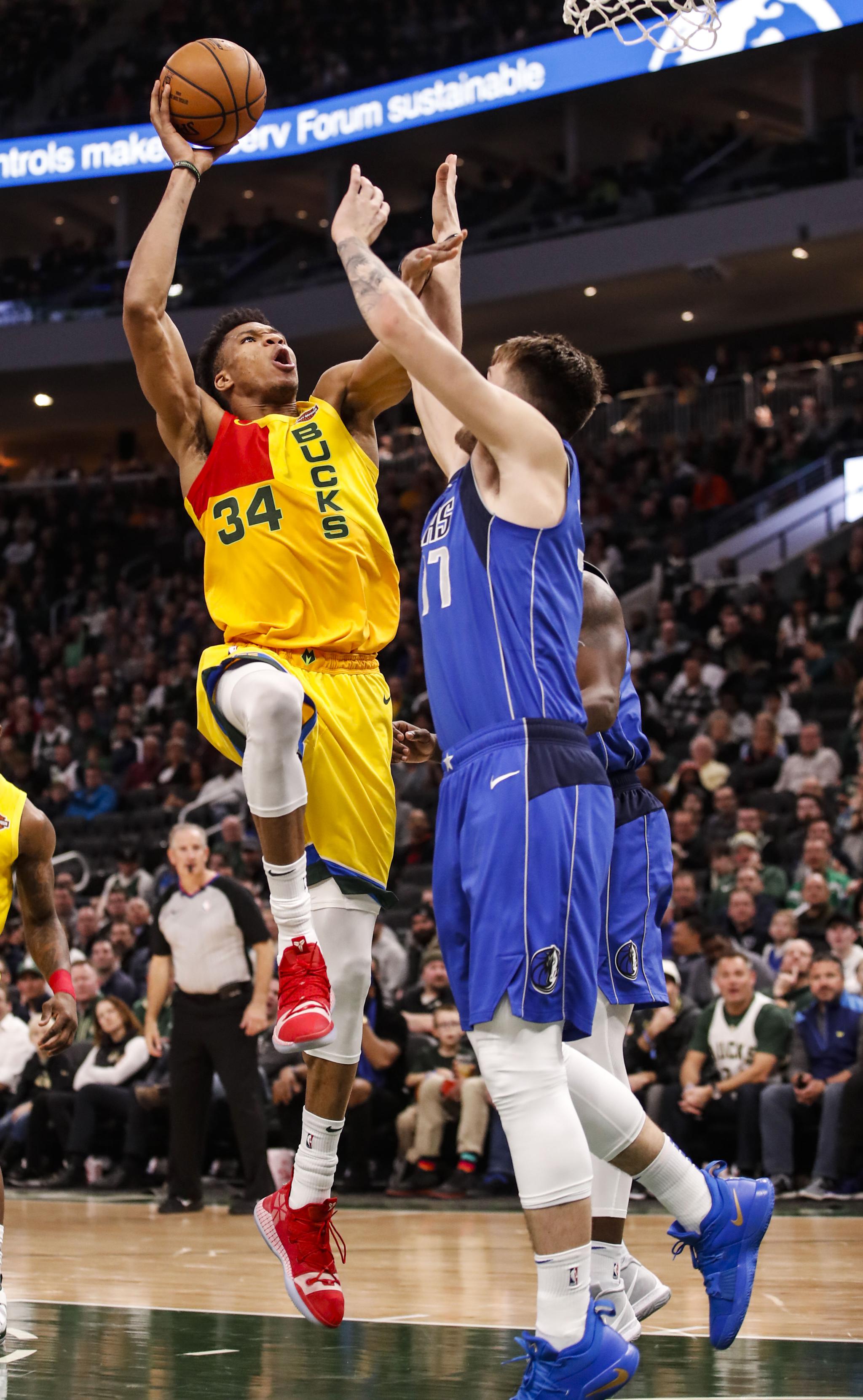 德媒：磁卡需大幅降薪才可能续约，队里已有他的接班人比朔夫（德媒：磁卡若想续约需大幅降薪，队内已将比朔夫视作接班人）