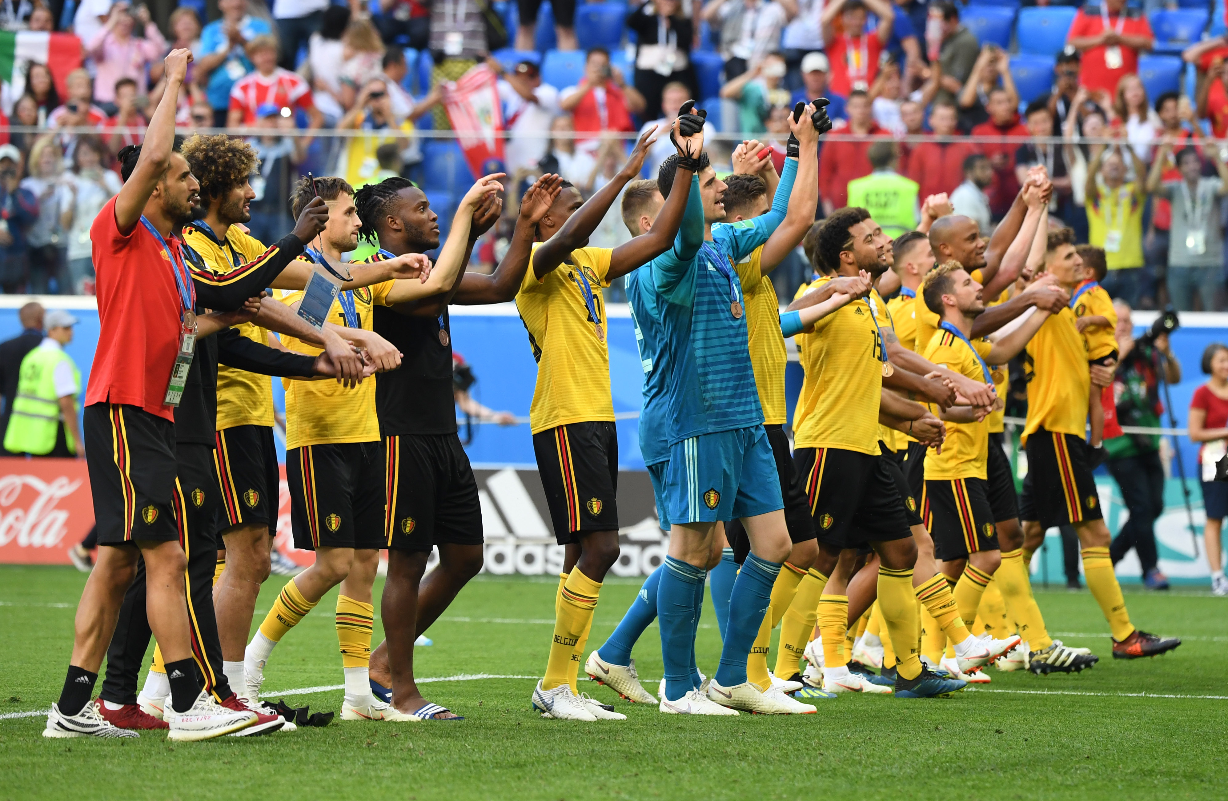 美媒：保罗当着全队质疑卢16年总冠军含金量后矛盾变得不可调和（美媒曝：保罗当众质问卢2016年冠军成色，双方矛盾彻底决裂）