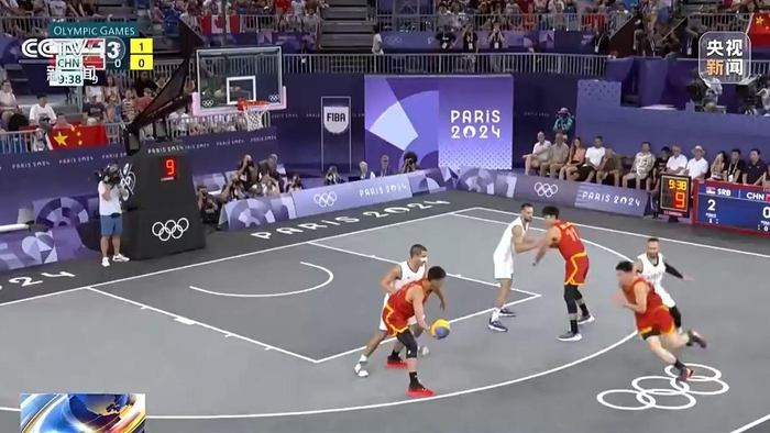 阿莫林质疑曼联青训引爆矛盾，遭年轻球员社交媒体回击（阿莫林质疑曼联青训引风波，年轻球员社媒发声反击）