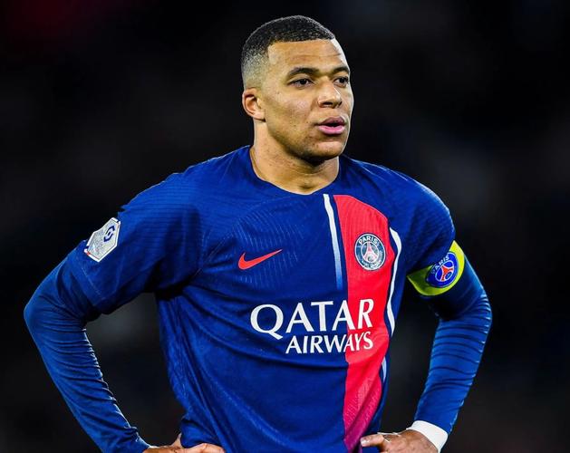 每体：阿劳霍大概率将在周中欧冠继续首发，加西亚代替孔德（每体：阿劳霍周中欧冠大概率继续首发，加西亚将取代孔德）