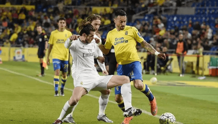 巴甲半场：阿科斯塔、塞纳破门，弗鲁米嫩塞2-0弗拉门戈（巴甲半场战报：阿科斯塔、塞纳先后破门，弗鲁米嫩塞2-0领先弗拉门戈）