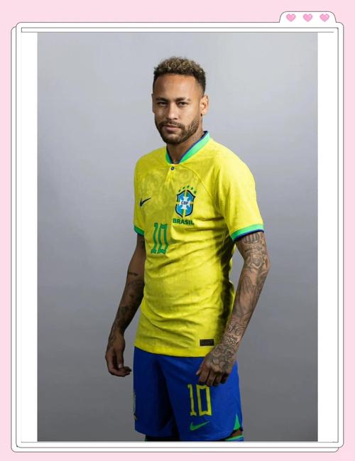 巨星时刻！多角度还原爱德华兹逆天绝平三分 约基奇丢绝杀进入加时（高光瞬间：全景回放爱德华兹神奇压哨三分扳平，约基奇绝杀未进拖入加时）