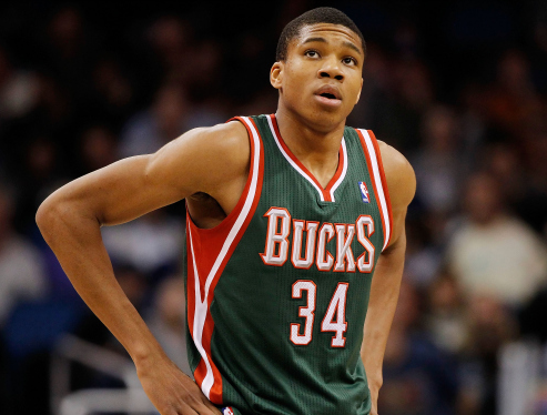 帕尔马官方：铃木彩艳成功接受手指骨折手术；据悉伤缺3个月（帕尔马官宣：铃木彩艳手指骨折手术成功，预计缺阵三个月）